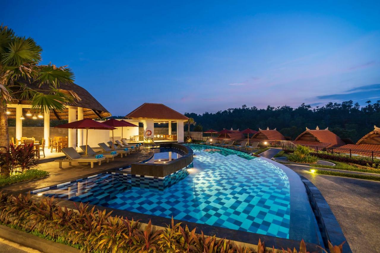 สตาร์ เซมาบู รีสอร์ต Hotel Toyapakeh ภายนอก รูปภาพ